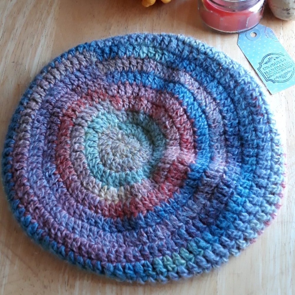 Handmade multicolored beret - Picture 2 of 4